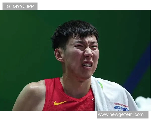 周琦因伤缺席亚洲杯赛场与队友并肩作战全力以赴进行康复训练 周琦因伤缺席亚洲杯赛场与队友并肩作战全力以赴进行康复训练